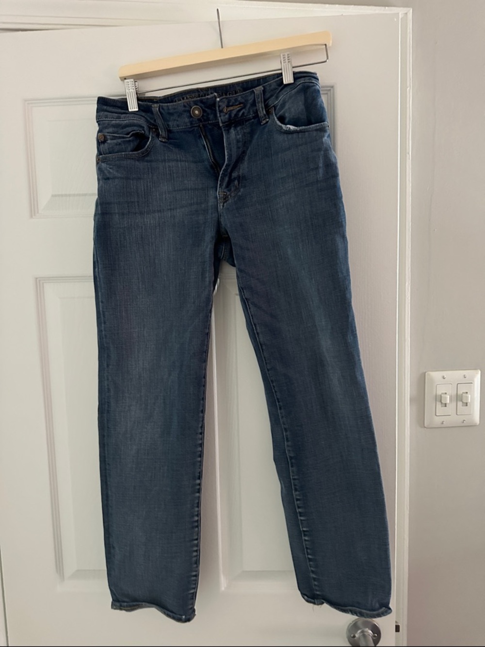 American Eagle Outfitters Women's Dark Blue Straight-Leg Jeans